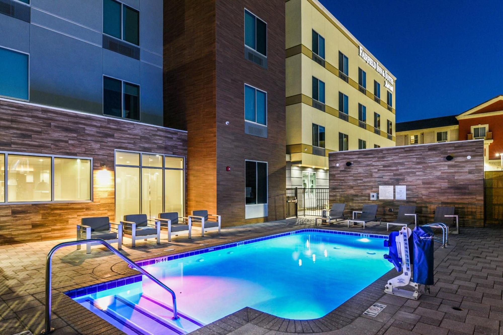 Fairfield Inn & Suites Ontario Ранчо-Кукамонга Екстер'єр фото